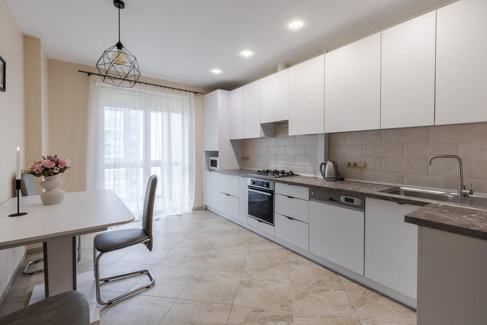 Kitchen or kitchenette, Dining area, stove