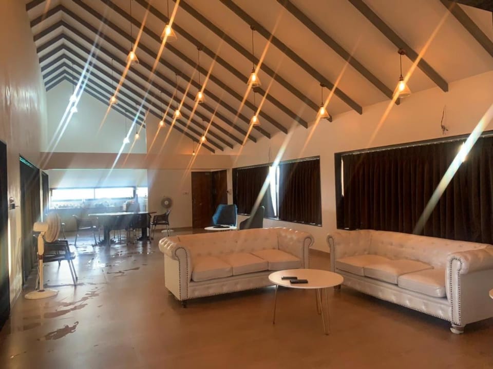 Ettan Stays Country House in Maharashtra