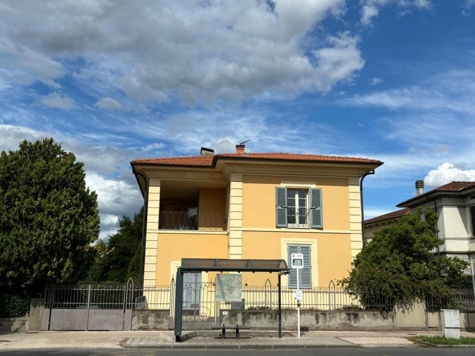 The Modern Solferino House Apartment in Capannori