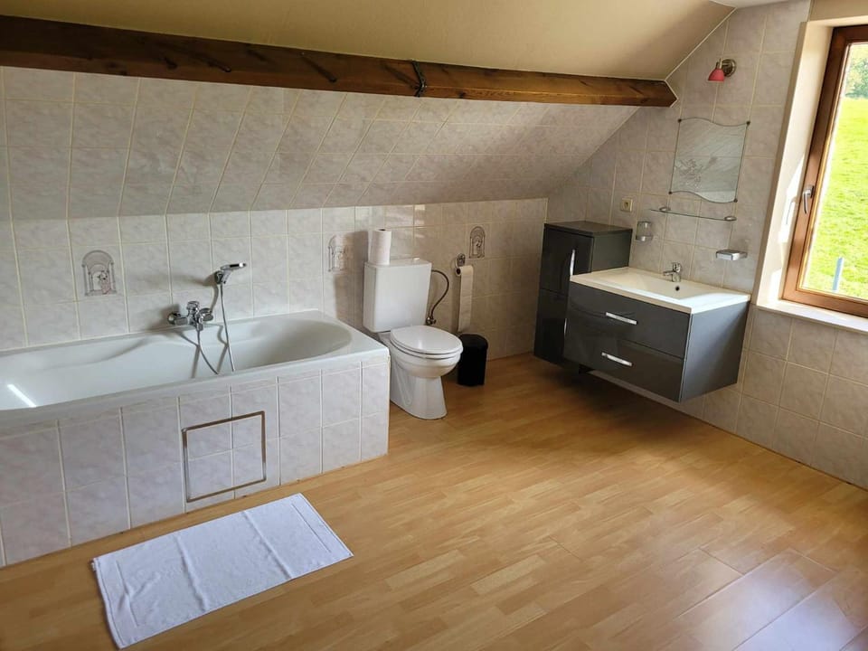 Gîte de L'obourg-joie - Shape - Pairi Daiza - Mons - Parking privé et gratuit House in Hauts-de-France