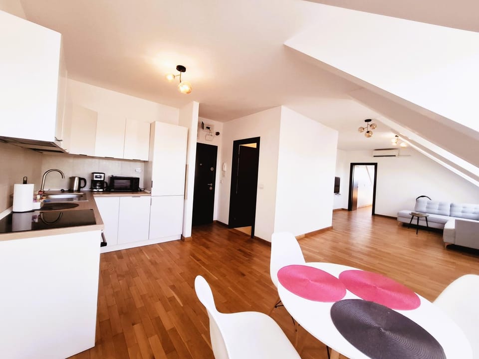 Kitchen or kitchenette, Living room, Dining area, pet friendly
