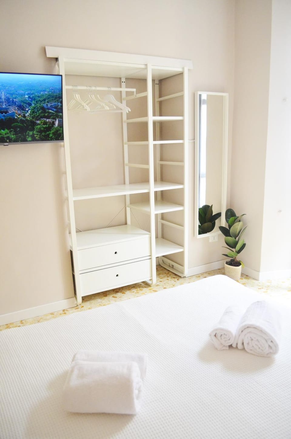 Bed, Photo of the whole room, Bedroom, towels, wardrobe