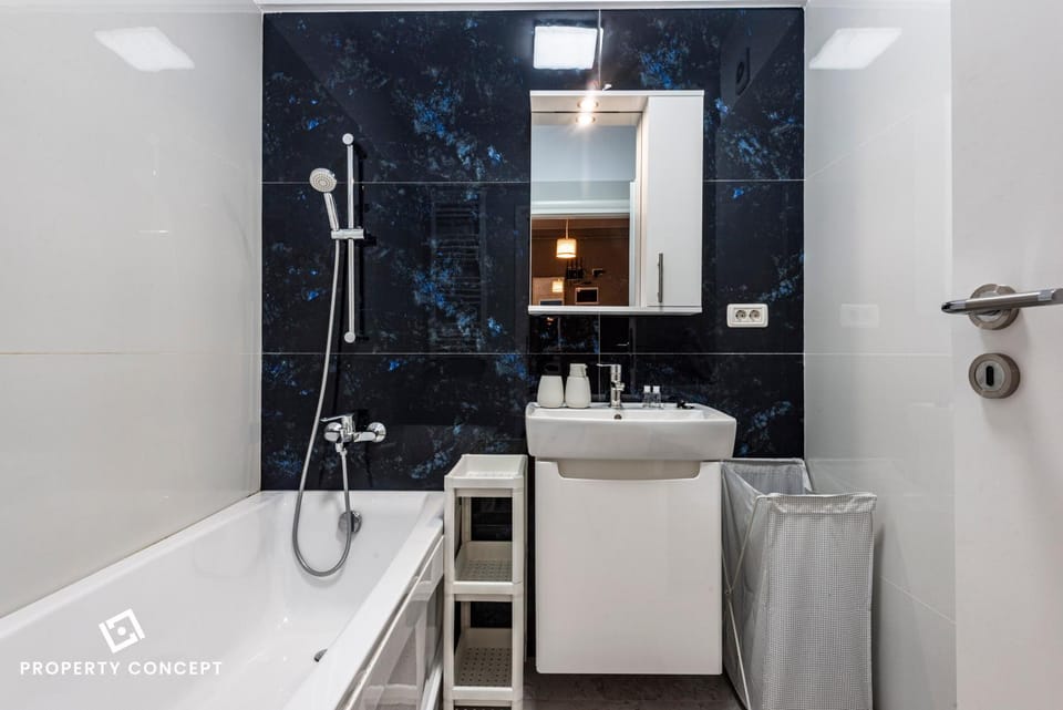 Shower, Bathroom, Bath, towels