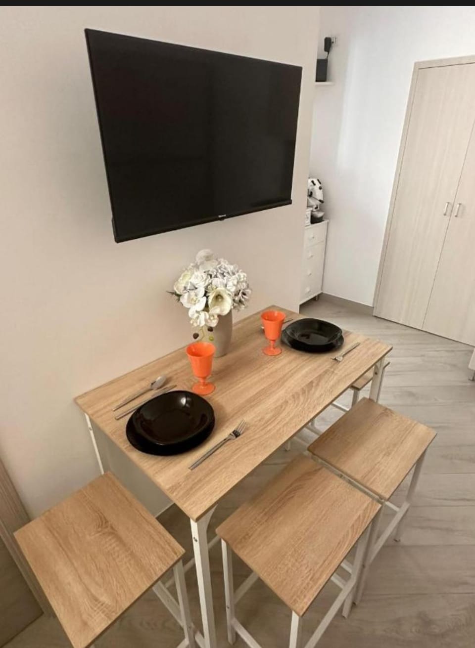 TV and multimedia, Dining area