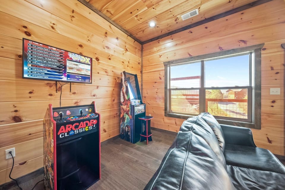 Shangri La Vista A 5 bedroom Cabin with Stunning Mountain Views Cabin in Sevier County