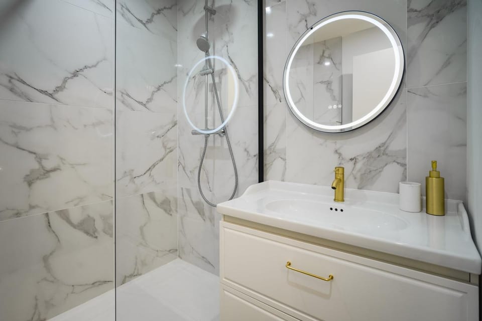 Shower, Bathroom