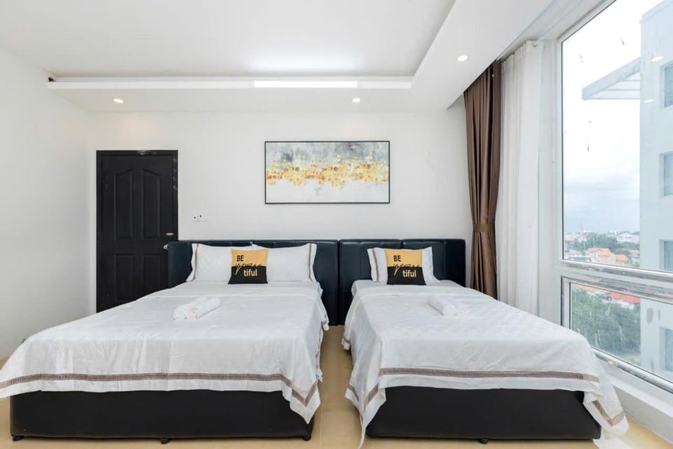 Shower, Bed, Bedroom