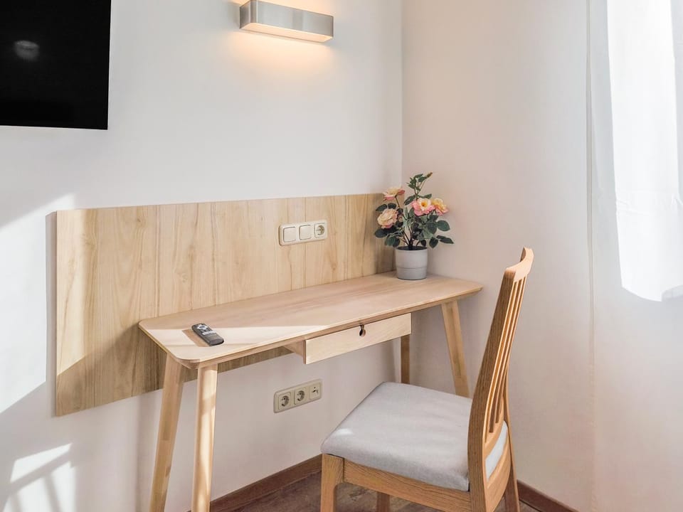 TV and multimedia, Business facilities, Bedroom