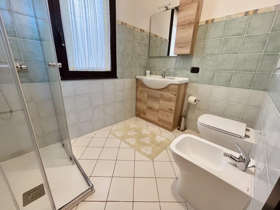 Shower, Bathroom, bidet