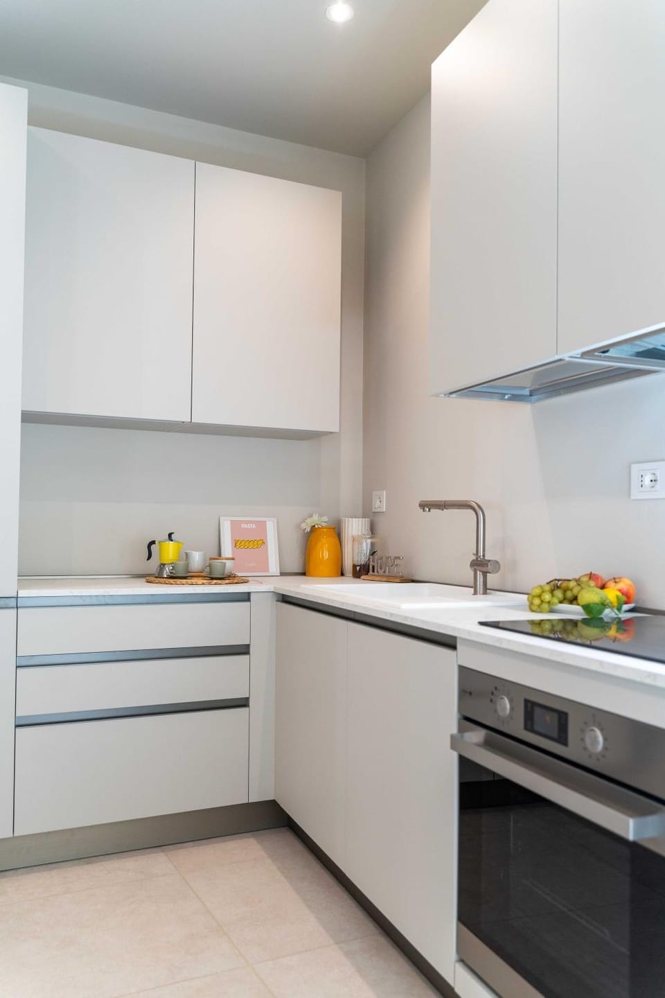 Kitchen or kitchenette, Food and drinks, Food, dishwasher, oven, stove