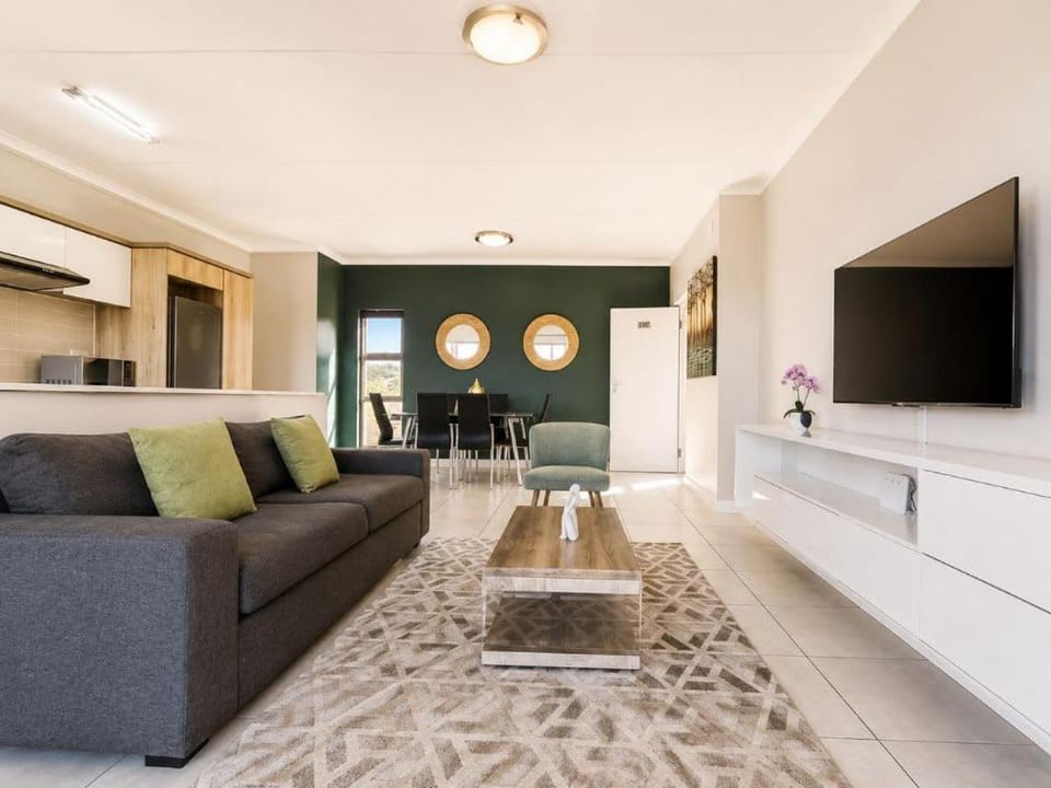 Ocean's Edge Escape! Apartment in Dolphin Coast
