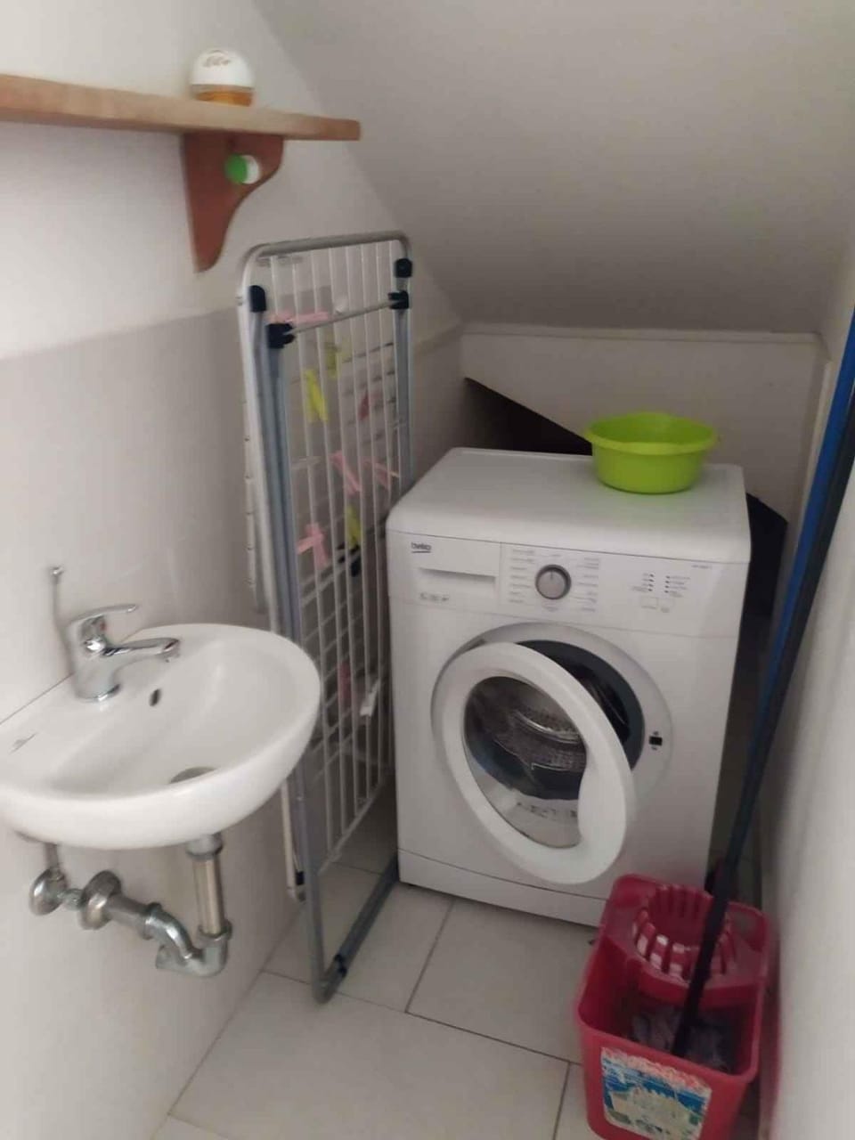 Toilet, washing machine