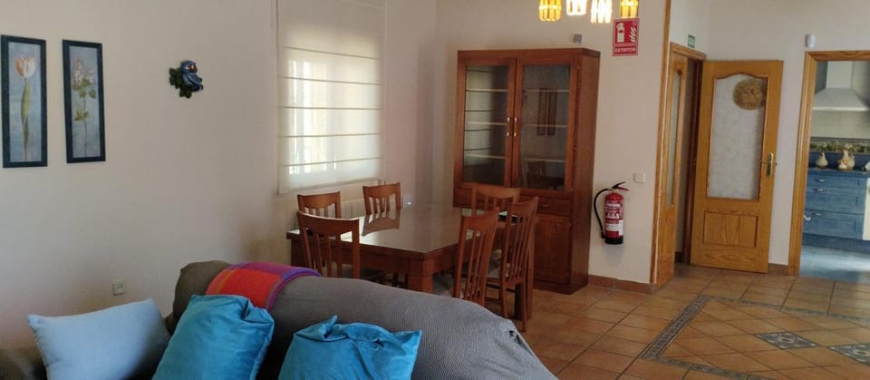 Seating area, Dining area
