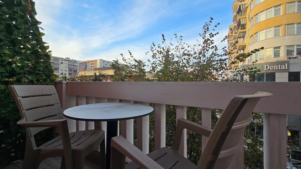 Balcony/Terrace, City view