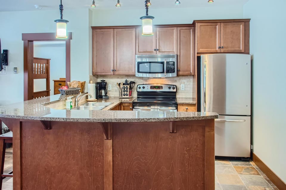 Stonegate Resort Unit C202 Apartment in British Columbia
