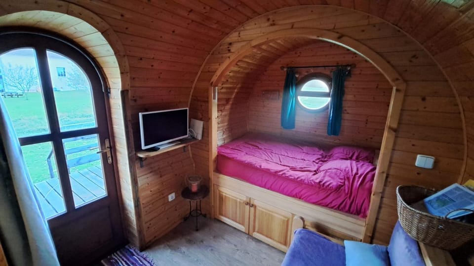 Roulotte viticole Luxury tent in Jura
