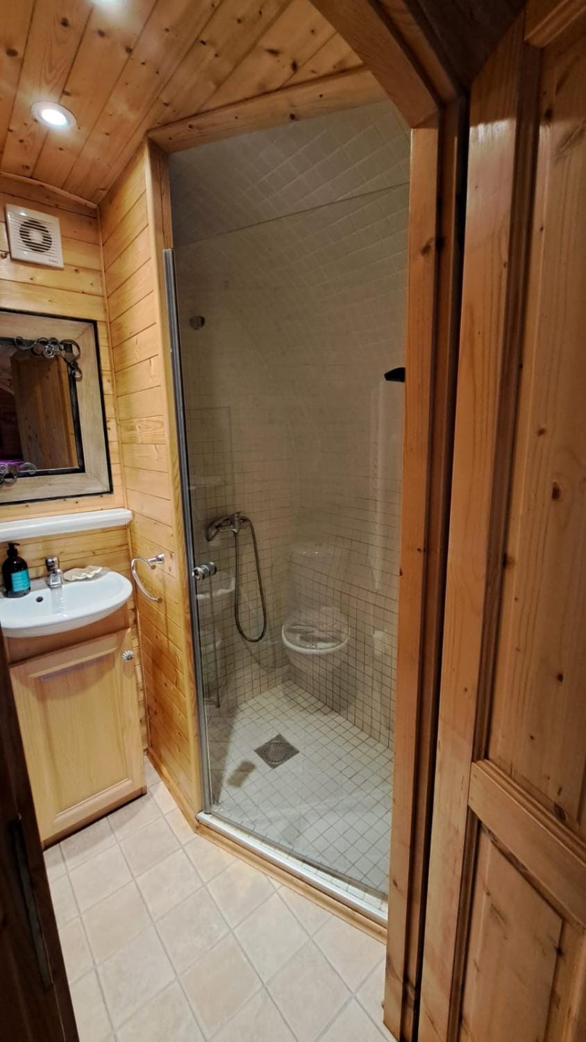 Roulotte viticole Luxury tent in Jura