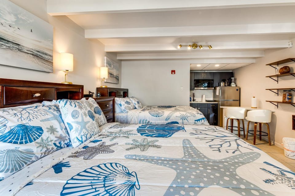 Dolphin & Manatee Cove Condo: Beach Access + More! Apartment in Ruskin