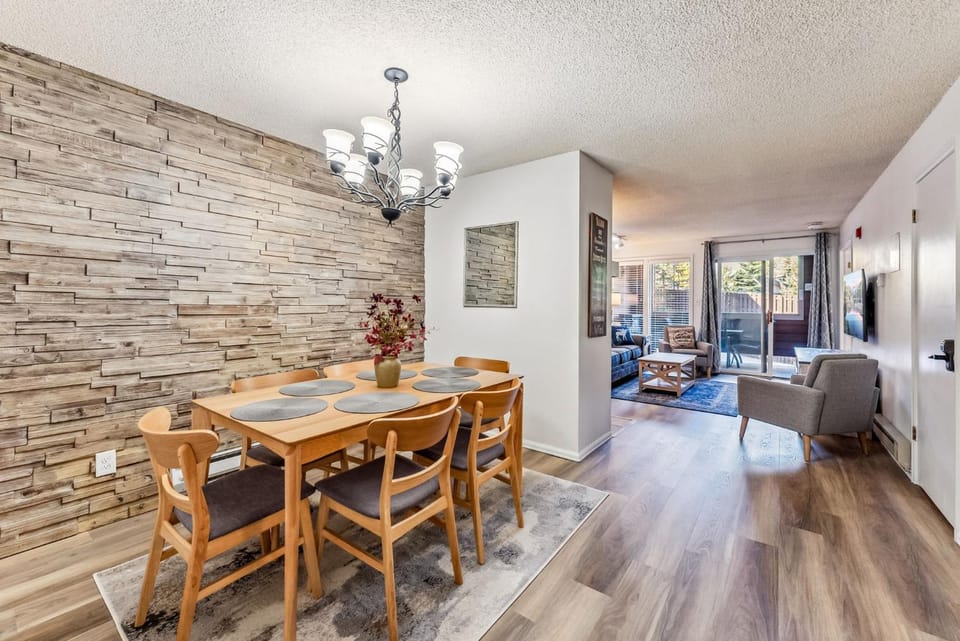 Steps to Gondola, Ski-In, 1 Block Main St, Hot Tub House in Breckenridge