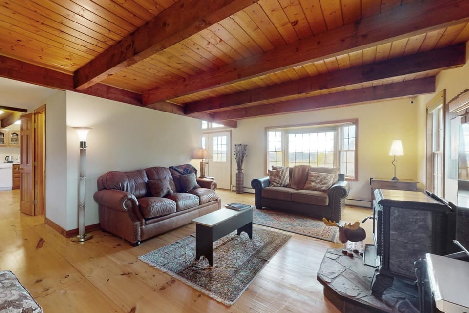 Green Mountain Sunrise House in West Dover
