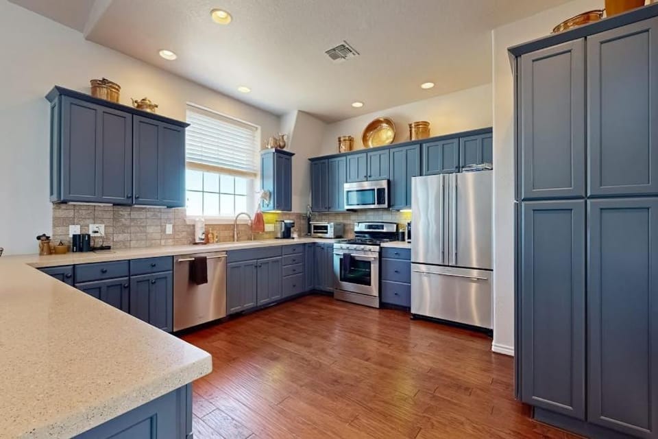 Kitchen or kitchenette, kitchen