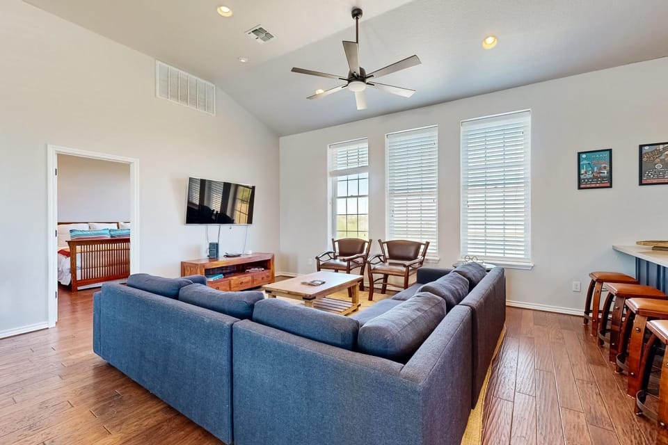 Texan Outback House in Lake Travis