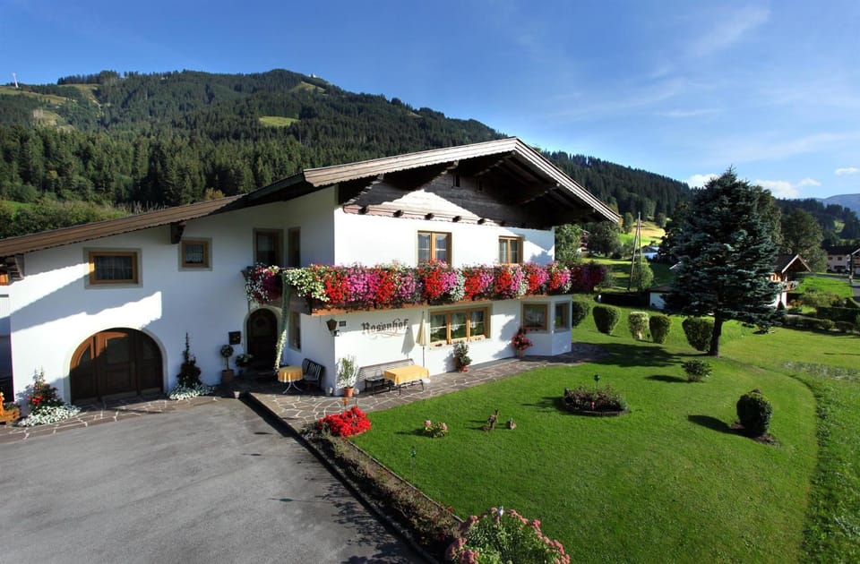 Property building, Day, Natural landscape, Summer, Garden