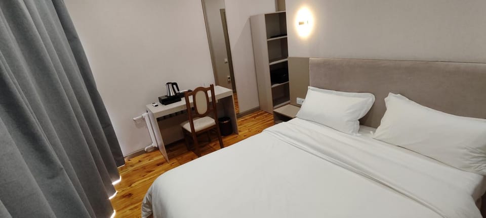 Bed, Photo of the whole room