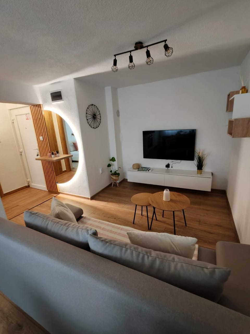 TV and multimedia, Living room, Seating area