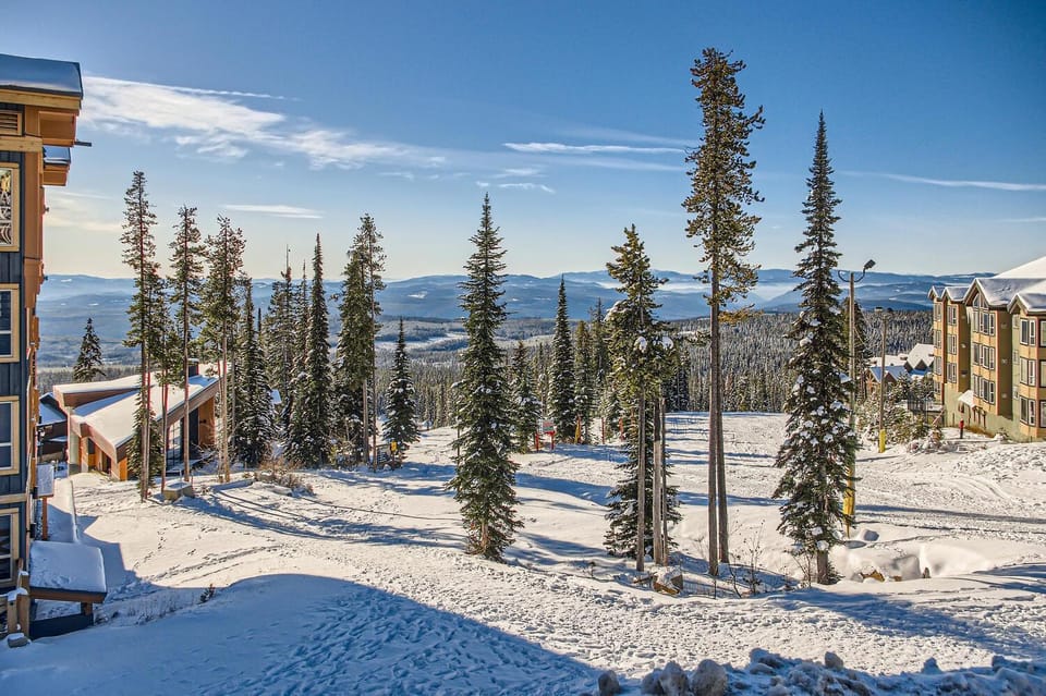 Stonegate Resort Unit C106 Apartment in British Columbia