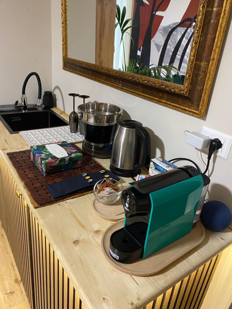 Coffee/tea facilities