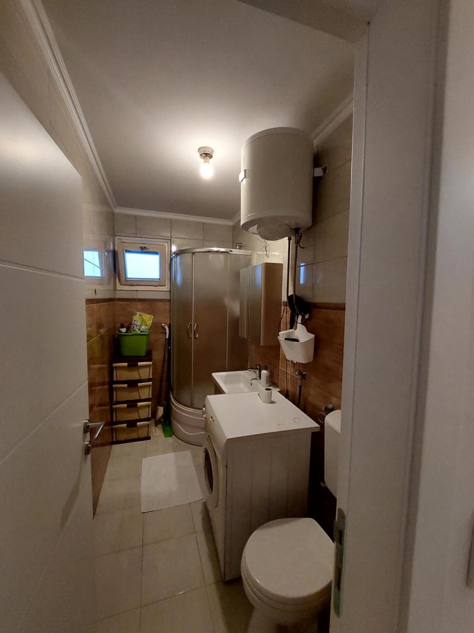 Shower, Toilet