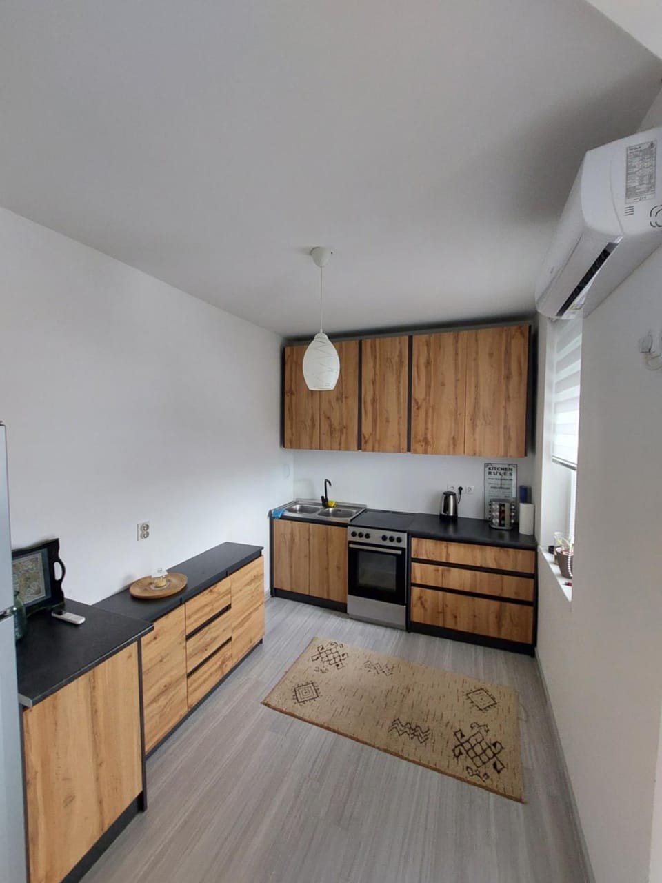 Kitchen or kitchenette, oven