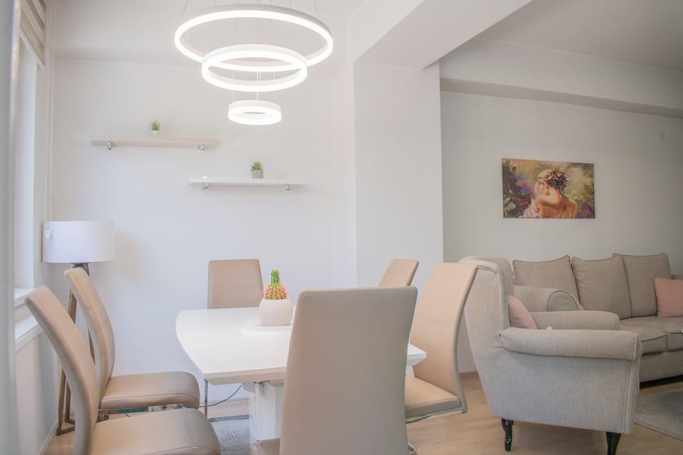 Living room, Seating area, Dining area
