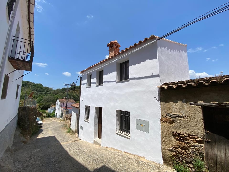 Property building, Day, Street view