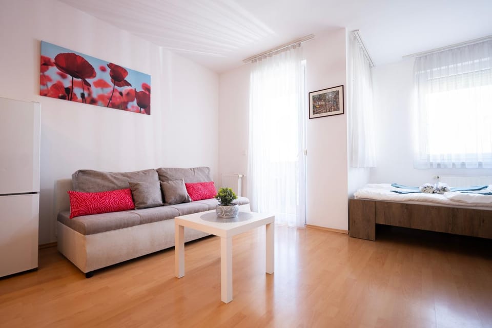 Bed, Living room