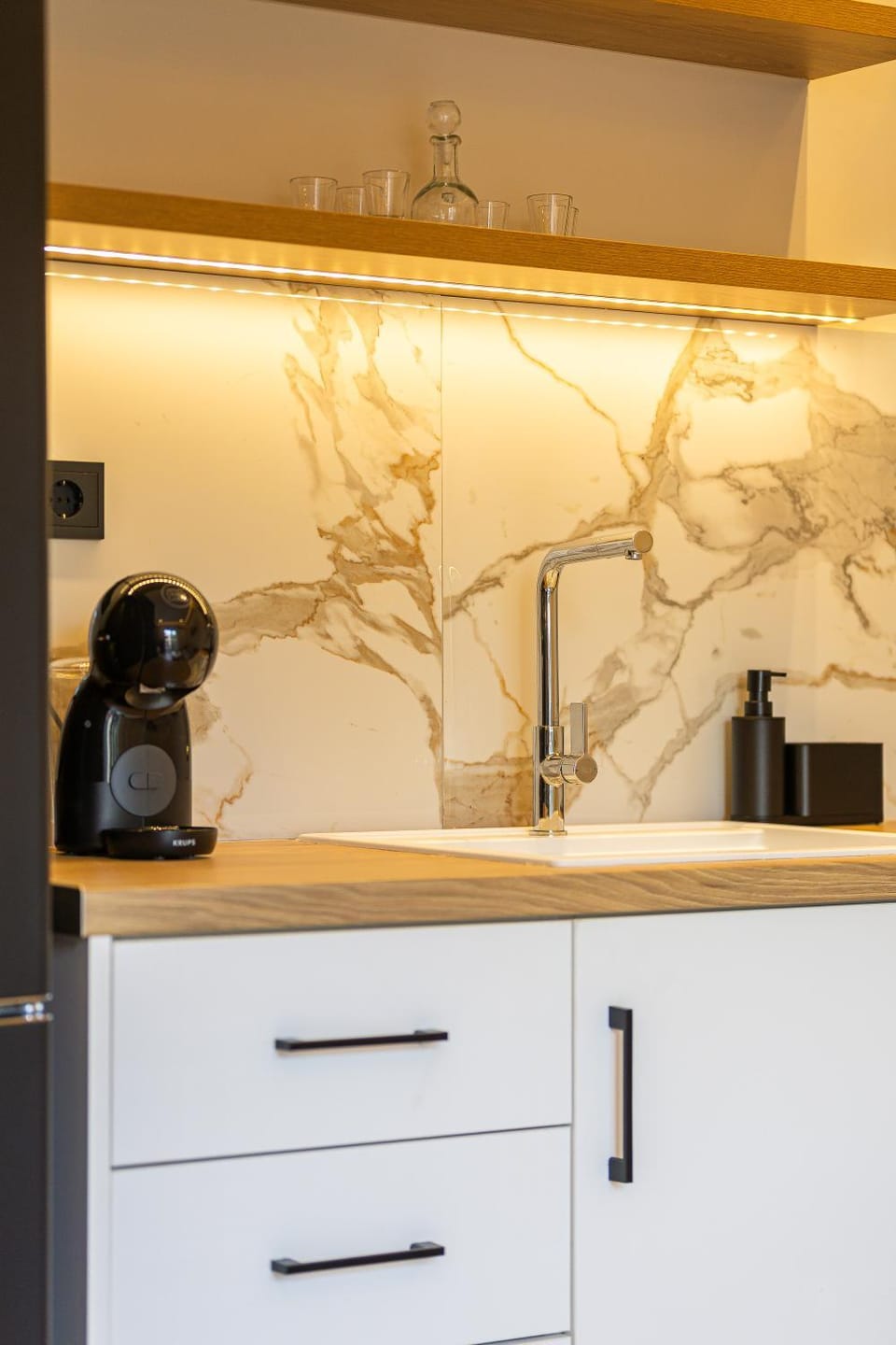 Coffee/tea facilities, kitchen