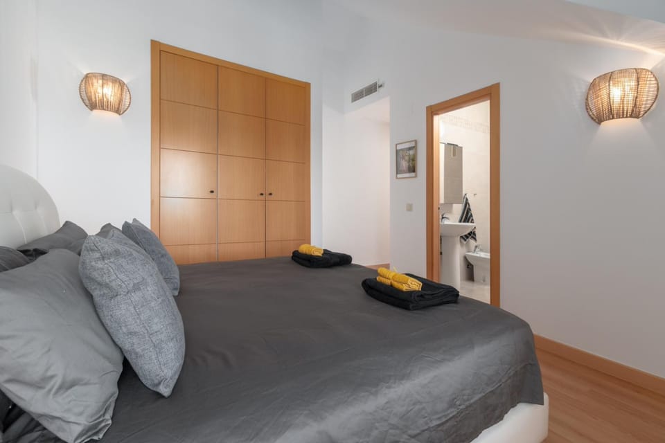 Bed, Photo of the whole room, Bedroom, towels, wardrobe, air conditioner