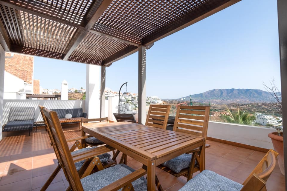 Patio, Balcony/Terrace, Seating area, Dining area, Mountain view