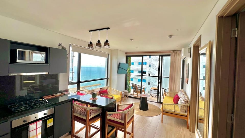 Balcony/Terrace, Kitchen or kitchenette, Dining area