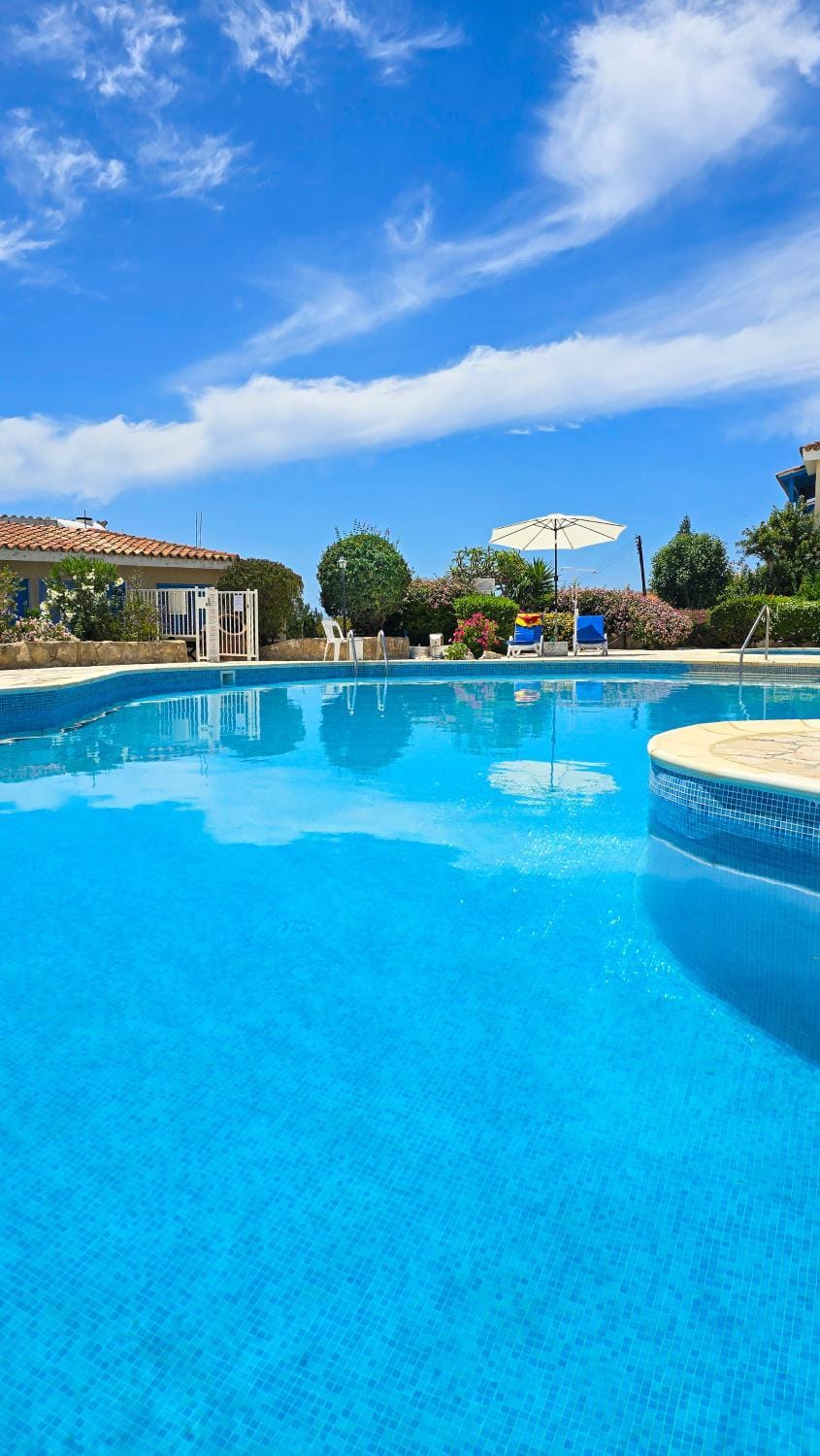 Day, Natural landscape, Pool view, Swimming pool, sunbed