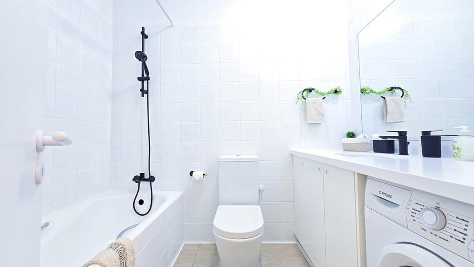 Shower, Toilet, Bathroom, towels