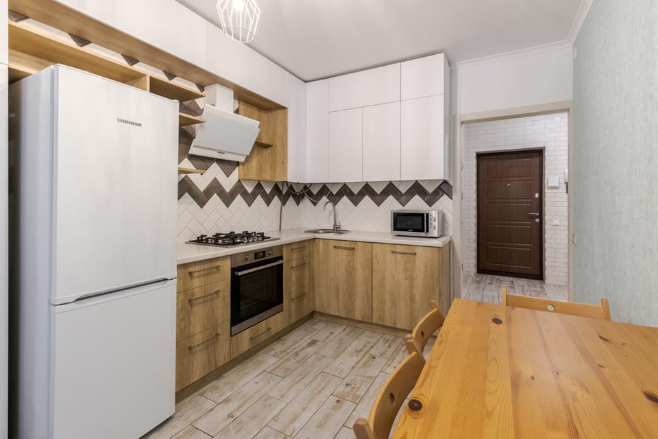 Kitchen or kitchenette, Dining area, stove