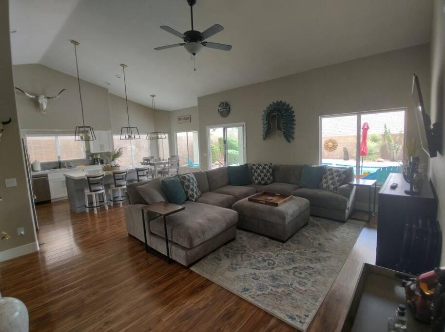 Cave Creek Classy 4 bedrooms, Heated pool, pool table House in Phoenix
