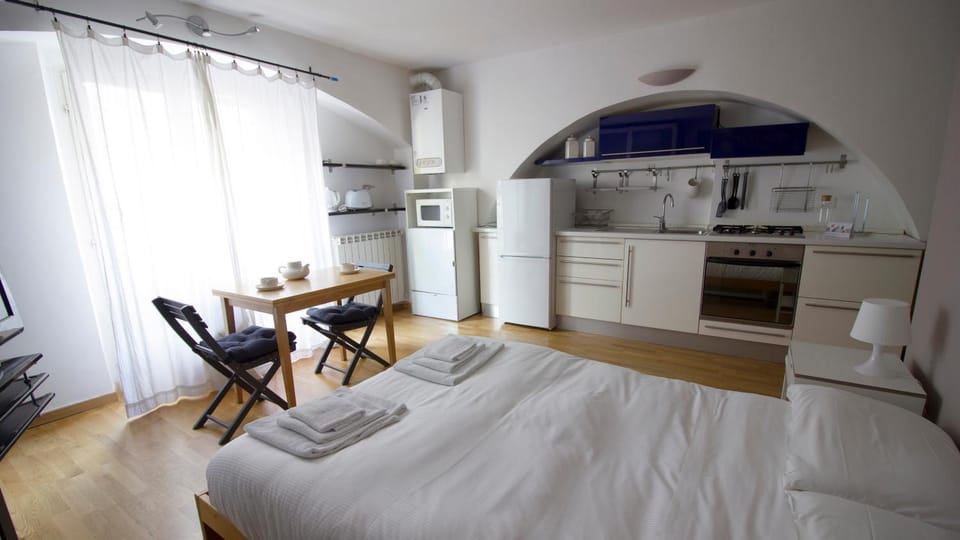 Kitchen or kitchenette, Photo of the whole room, Bedroom