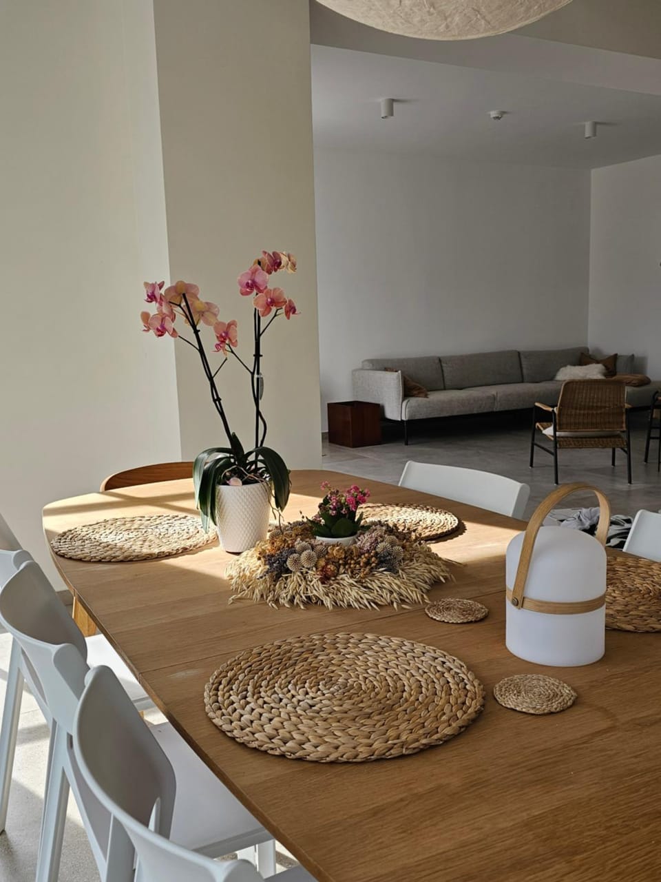 Living room, Dining area