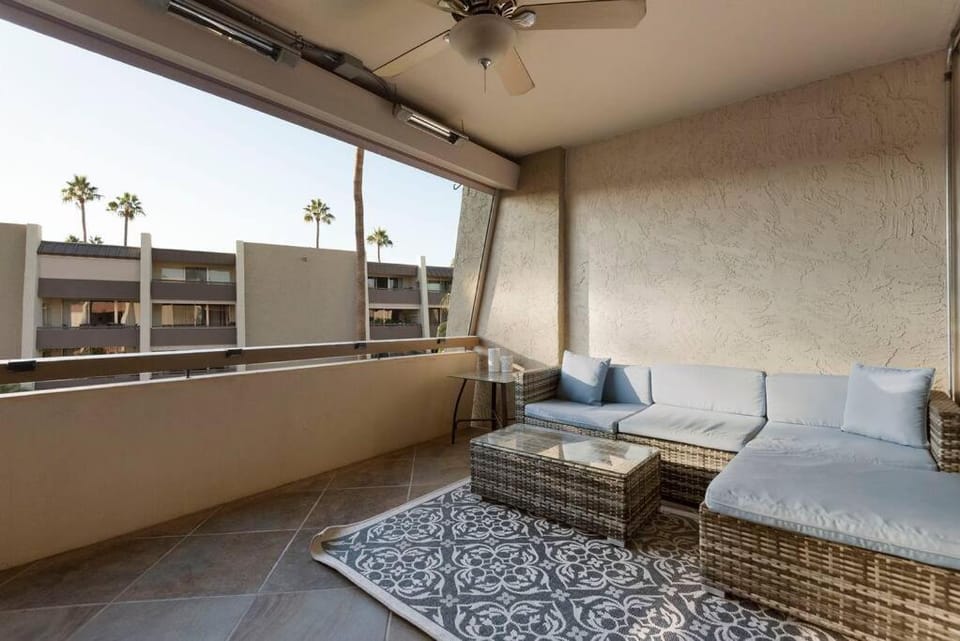 Old Town Condo with 2 King Size Suites Apartment in Scottsdale
