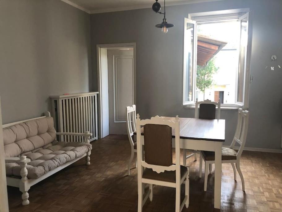 Casetta in piazza nel paese dei ciliegi Apartment in Province of Brescia