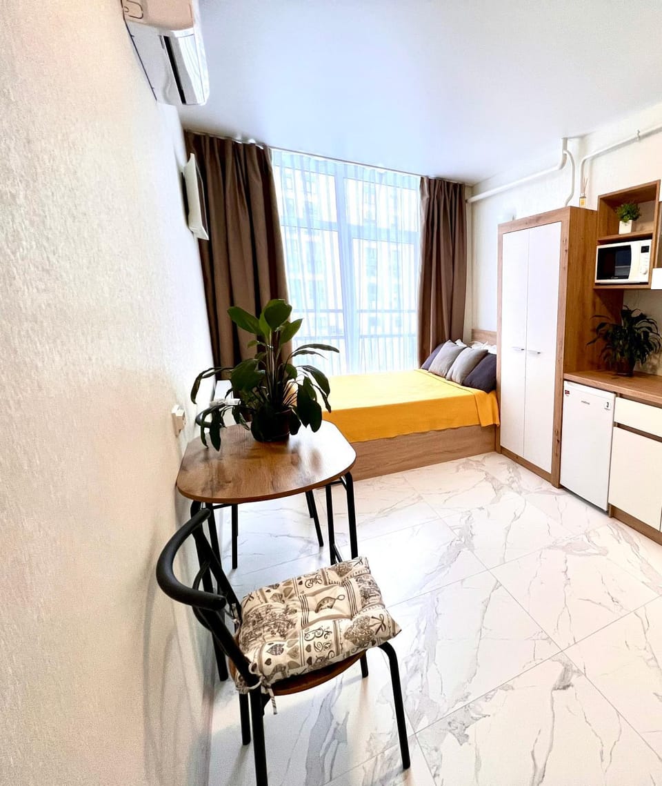 Bed, Kitchen or kitchenette, Photo of the whole room, Dining area, Bedroom