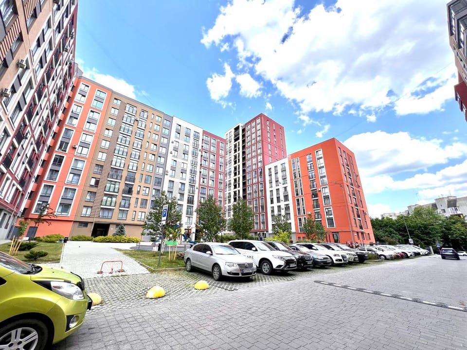 Property building, Neighbourhood